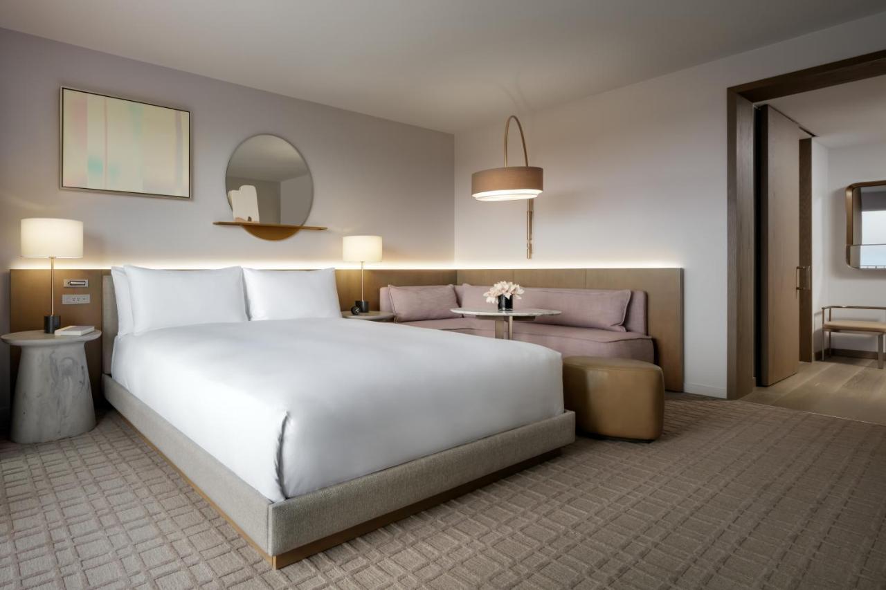 Fairmont Century Plaza Angeles Hotel 5*